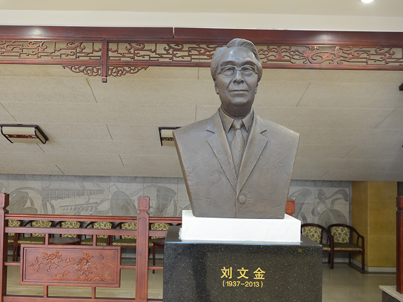 雕塑作品 劉文金像，鑄銅，安放地點(diǎn)：中央民族樂團(tuán)